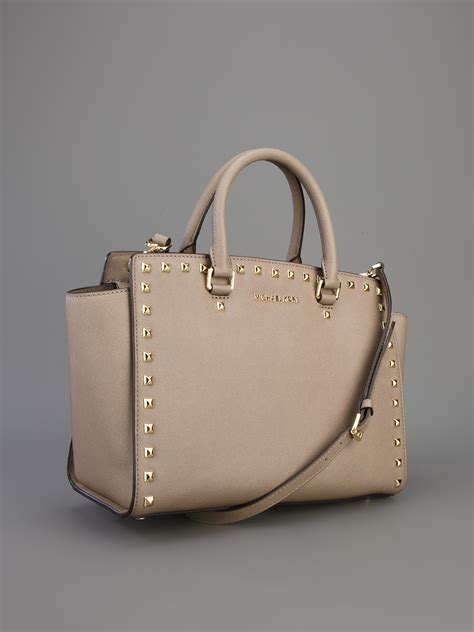 selma michael kors fuori produzione|michael kors selma satchel review.